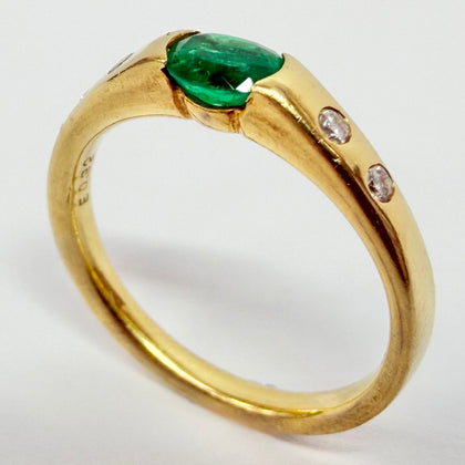 18ct yellow gold green & diamond K 1/2