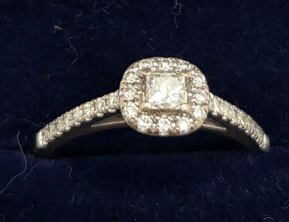 18CT WHITE GOLD RING 3.4