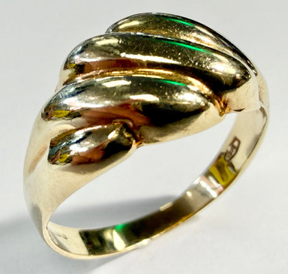 9ct yellow gold dome croissant ring size Q 1/2