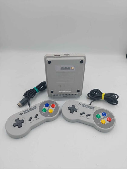 Nintendo Classic Mini: Super Nintendo Entertainment System, Unboxed
