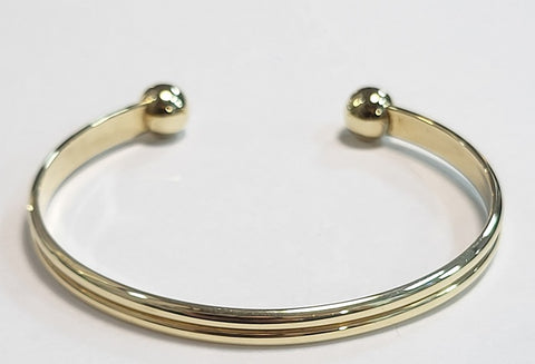 Stunning 9CT - Yellow gold Hollow Torque Bangle - 4.33g - 2.5