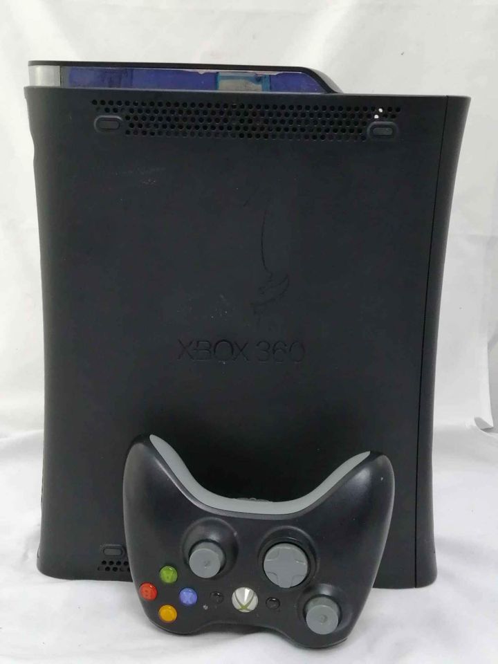 Xbox 360 Elite Console 120gb store Complete with Box