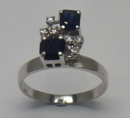 18ct White Gold Sapphire & Diamond Assymetric Cluster Ring - Size O (RRP £1250).