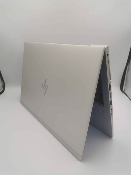 HP 755-G5, Ryzen 7 2700U, 16GB Ram, 256GB SSD, 15