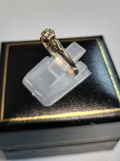 9ct Yellow Gold Ring with Clear Stone - Size N - 1.29g