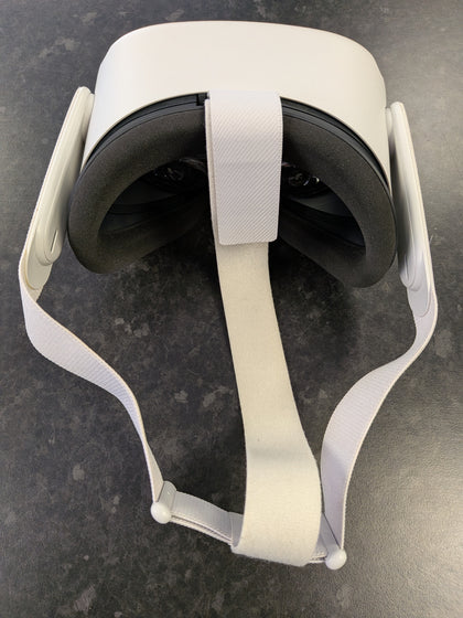 Oculus Quest  Vr Gaming Headset & 2 x Controllers 128gb