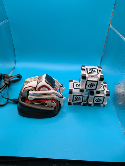 Anki - Cozmo - Cozmo