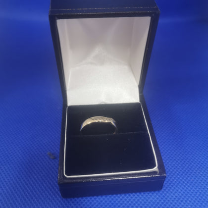 1.4G 9K(Hallamrked) DIA RING Size l Boxed
