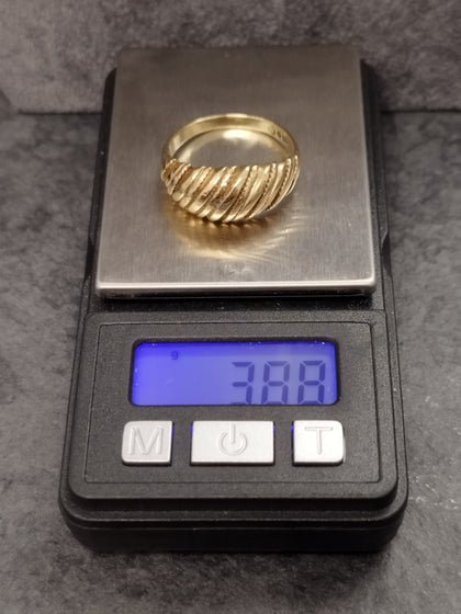 9ct Yellow Gold Diamond Cut 'Croissant' Dome Ring Size - O