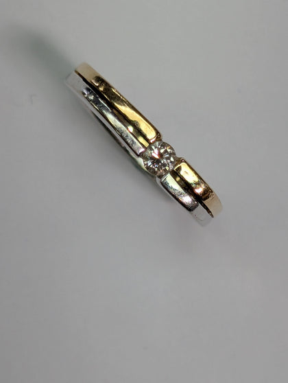 18ct  Duel White/Yellow Gold Off Set Diamond Ring