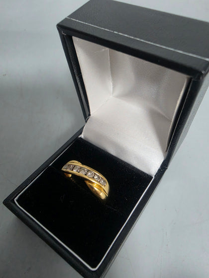 18CT Gold Ring With Stones 4.3G