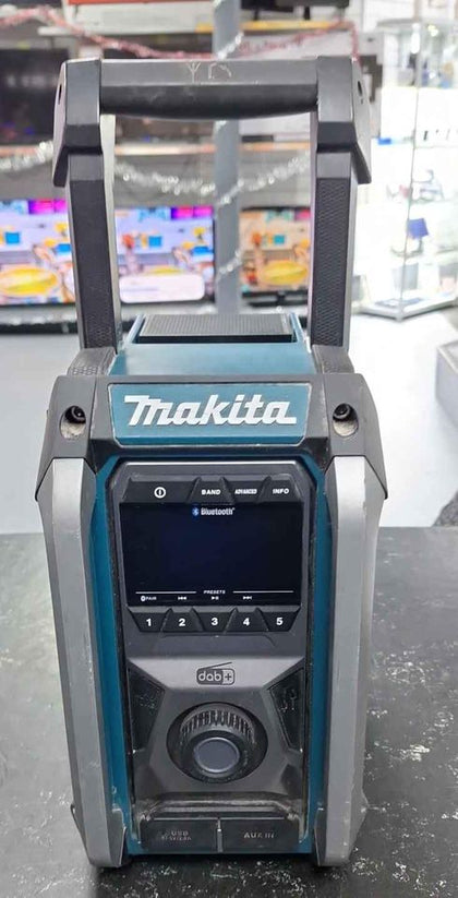 Makita mr007g dab BT radio.