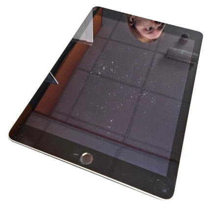 Apple iPad 5th Gen 32gb - Silver