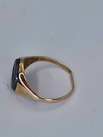 9ct Yellow Gold Hematite Intaglio Men's Signet Ring - Size Q - 2.50 Grams