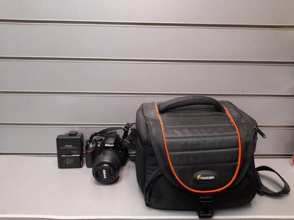 Nikon D3200 + 18-55mm Kit Lens