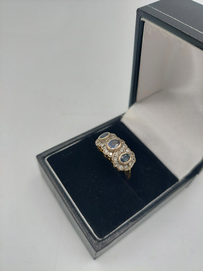 **DEAL** 18CT Gold Sapphire Trilogy Stone Ring with Diamond Stones, 4.7Grams, Hallmarked 750, Size: K
