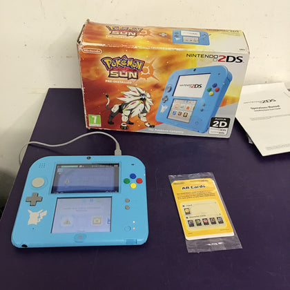 Nintendo 2DS Pokémon Center Bkue Special Exitoon with Pokémon Sun and AR Cards