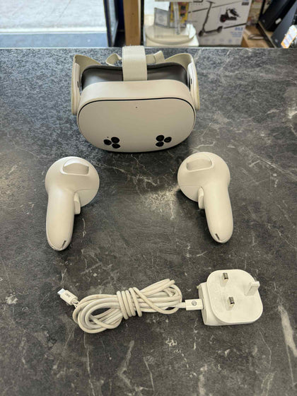 META Quest 3s VR 128GB Mixed Reality Headset with Controllers