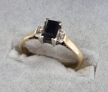 9ct Gold Diamond /Sapphire Ring J1/2
