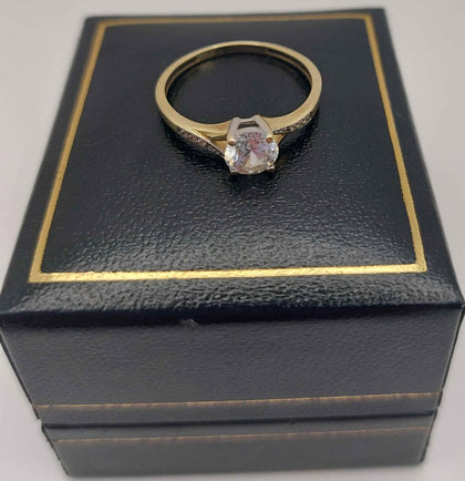9ct Yellow Gold ring 1.4g size P