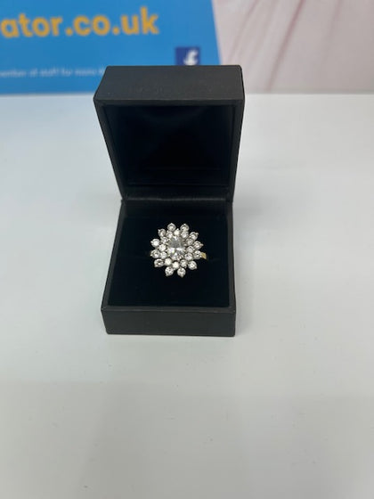 9ct large Flower Style Ring Size S