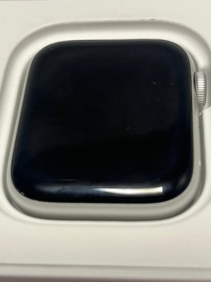 Apple Watch SE (2nd Gen) (GPS, 44mm) - Starlight Aluminium Case with Starlight Sport Band, Regular (Renewed)