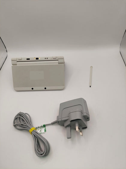 Nintendo New 3ds console White discounted with Charger