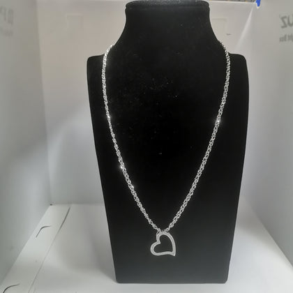 9K White Gold Necklace, with Cubic Zirconia Stones Love Heart Pendant, Total Grams: 8.50G, Length: 18