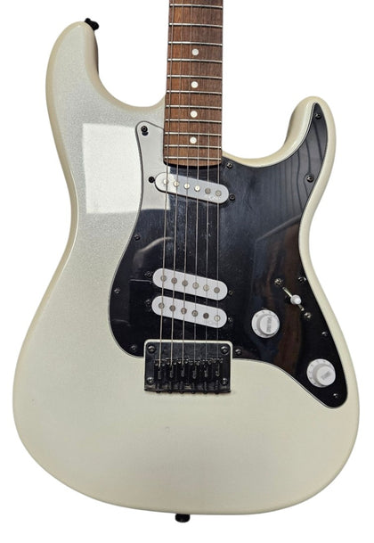 Squier by Fender Stratocaster - White/Black
