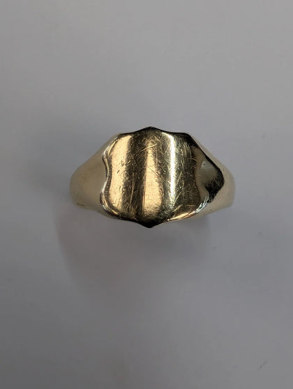 9ct yellow gold signet ring size V