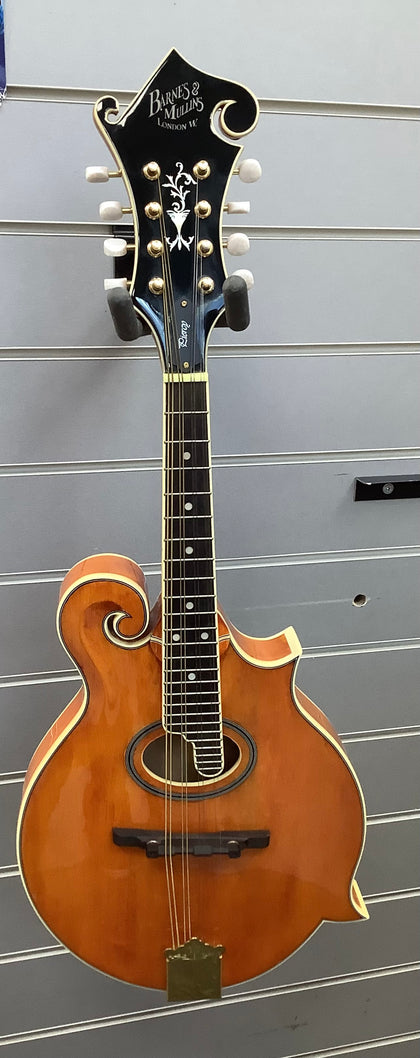 Barnes & Mullins Piercy F-Style Stroll Top Mandolin D with case.
