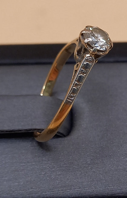 18ct 2.2G Yellow Gold Diamond Ring Size-M