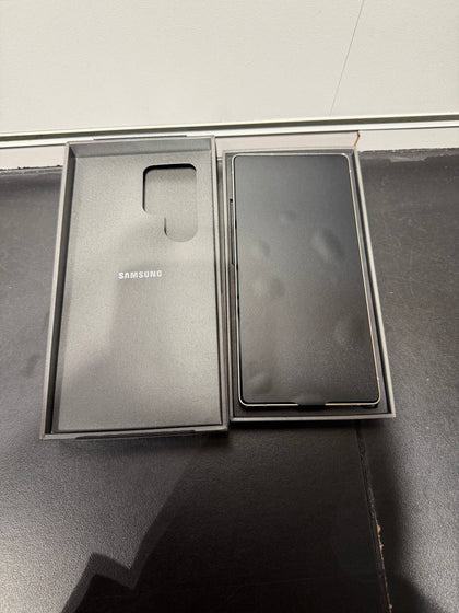 * BRAND NEW * Galaxy S25 Ultra 256GB Titanium Black