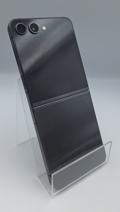 Samsung Galaxy Z Flip 5 256GB Graphite Grey smartphone unlocked unboxed (scratches to front screen)