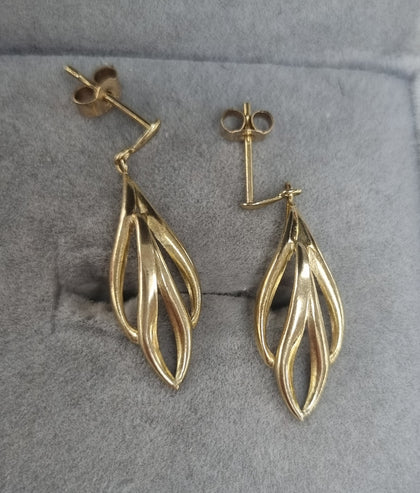 9ct Gold Leaf Earrings