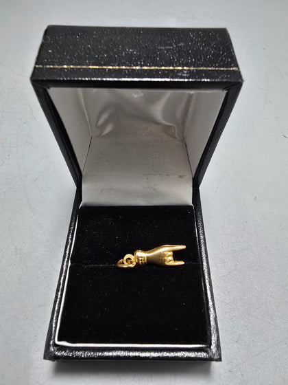 18ct Gold Figa Hand Charm/Pendant 750 1.0G
