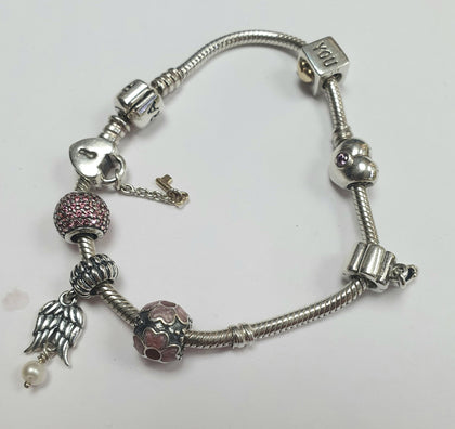 Pandora Bracelet with 7 Charms
