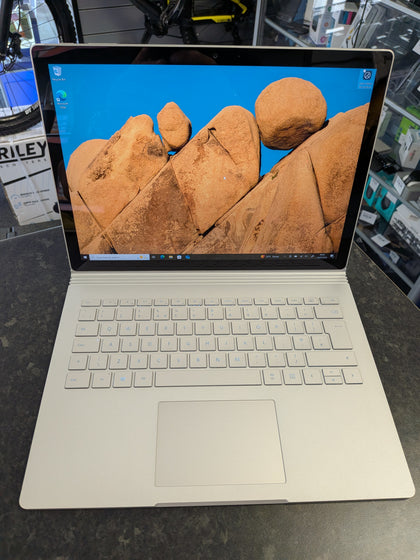 Microsoft Surface Book  Laptop/Tablet i5 8gb