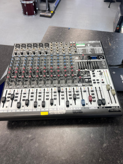 Behringer Xenyx X1832fx