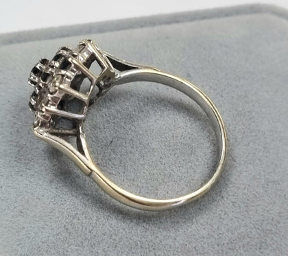 18ct white gold diamond & sapphire ring Size Q
