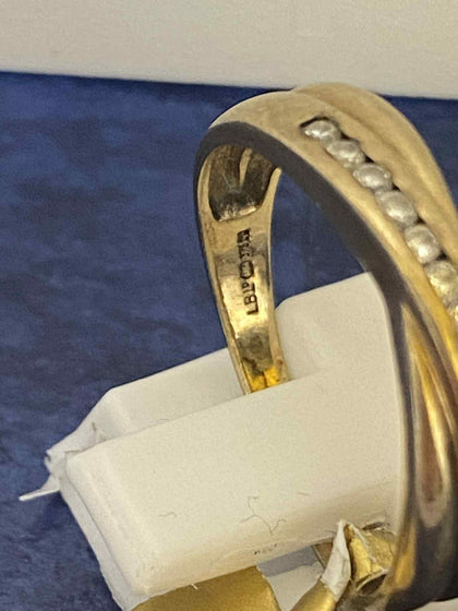 9ct Gold Ring (Size P) Apx 2.3g