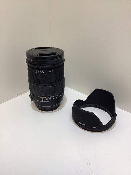canon 18-200mm Sigma DC - camera lens