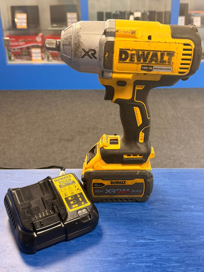 Dewalt 18V XR brushless 1/2-inch high-torque impact wrench, one 18v 54v 6ah battery and charger