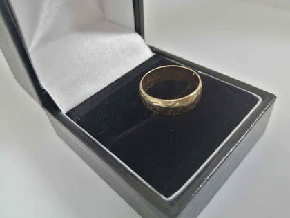 9ct Hallmarked Gold Ring 1.94g Size I With Box