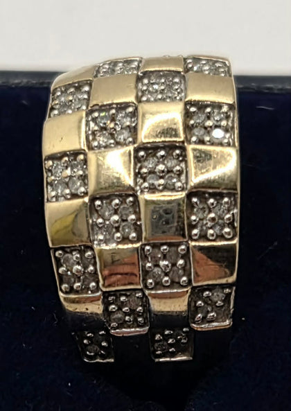 9CT GOLD RING 6.1G