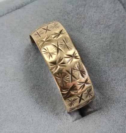 9ct Gold Patterned Band Size W1/2
