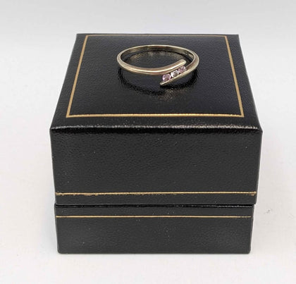 9ct 375 White Gold Ring - Ring Size: 59/R, Boxed