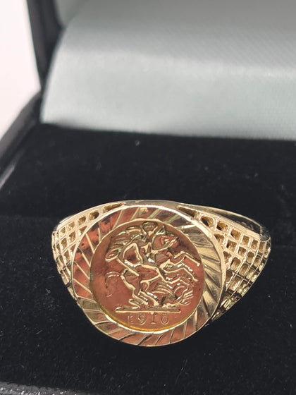 9k St Christopher  hallmarked ring . 1.58grams - size M - box included