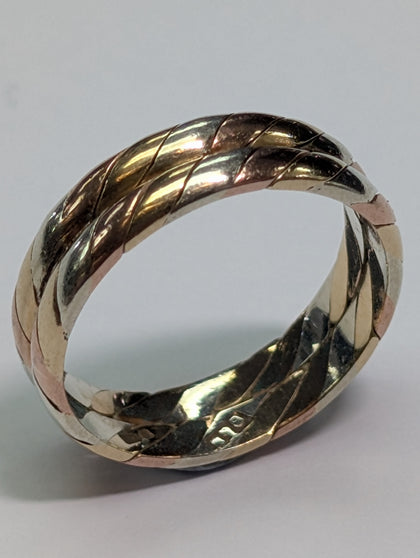9ct gold dual patterned ring