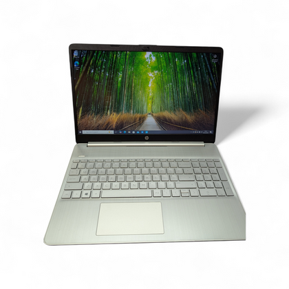 HP Laptop Silver  And Ryzen 3